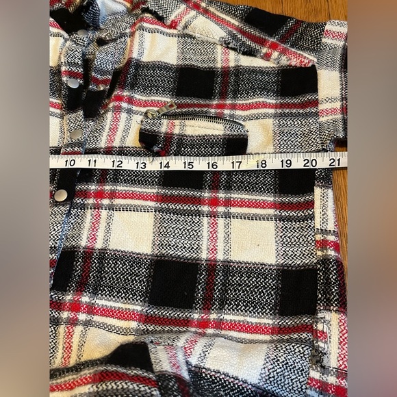 Zara Black and Red Plaid Shirt Jacket - Picture 4 of 5